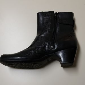 Clark's Artisian ankle boots
